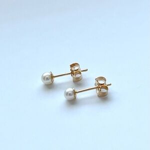 Elegant Genuine stamped 14K Gold and Real Nature Pearl Stud Earrings